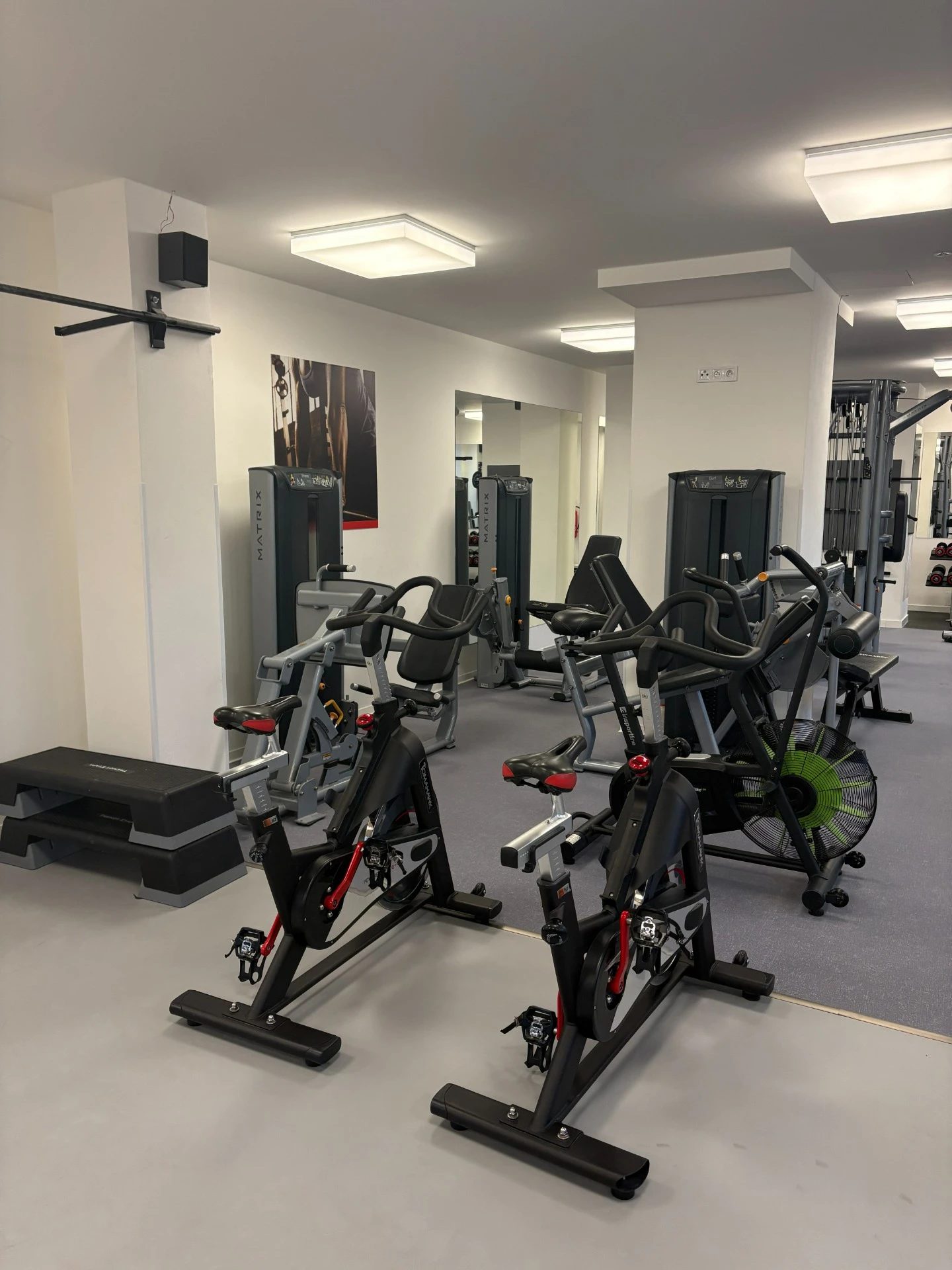 Spinningová kola a stroje Matrix — JJGYM Benátky nad Jizerou